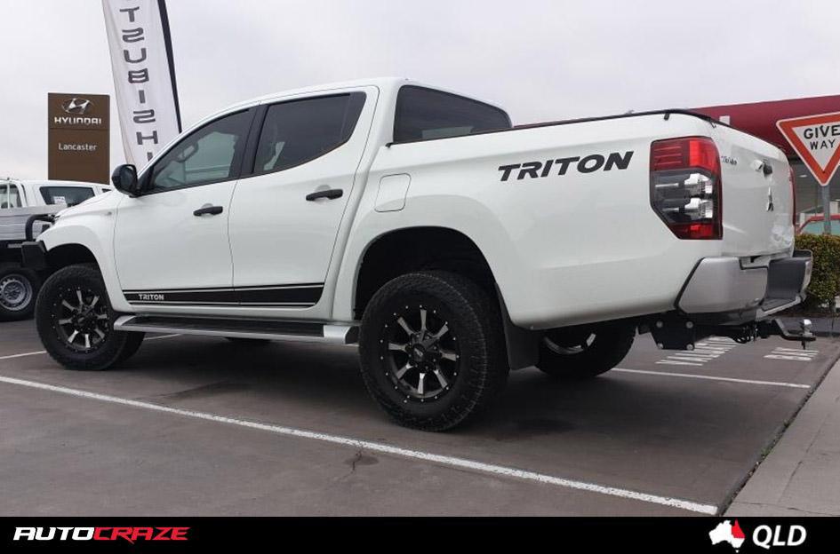 MITSUBISHI TRITON MO970 GLOSS BLACK MACHINED FACE